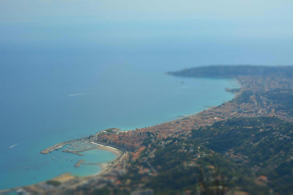 Vue aérienne de Menton